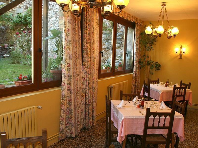 Fonda Agusti Hotel Esterri d'Àneu Esterno foto